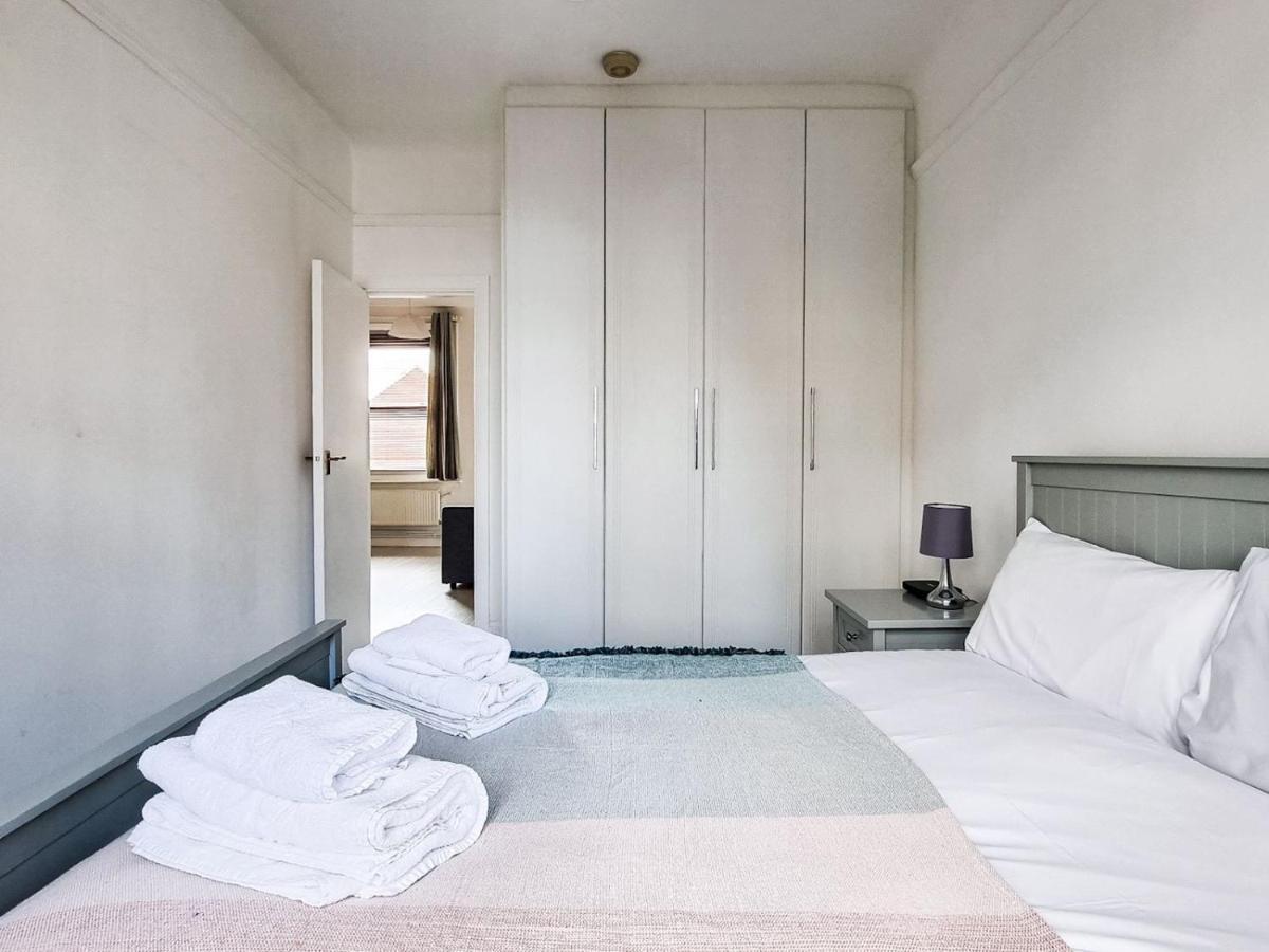 Apartmán Pass The Keys Wimbledon Hideaway Londýn Exteriér fotografie