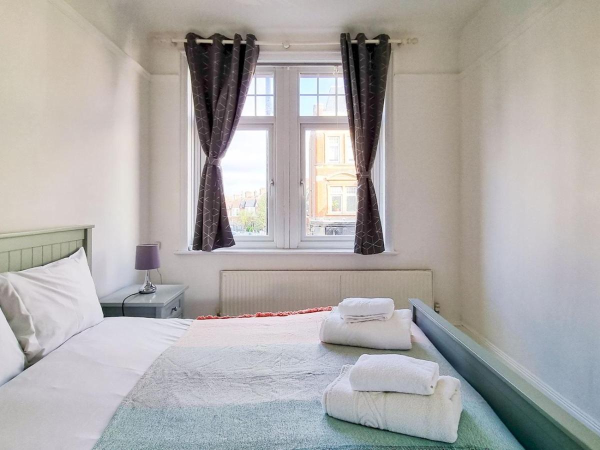 Apartmán Pass The Keys Wimbledon Hideaway Londýn Exteriér fotografie